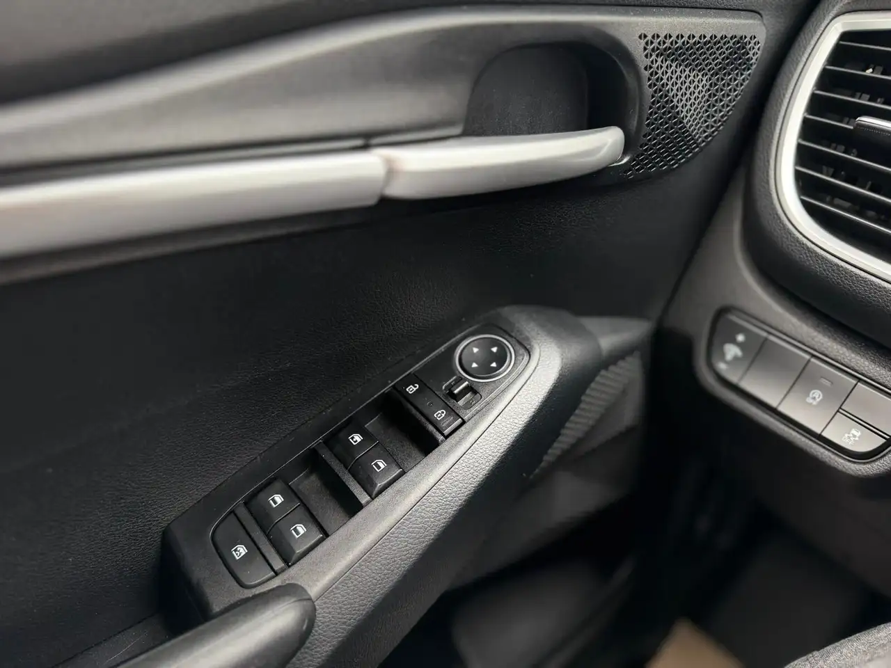 Kia Seltos снимка Kia Seltos