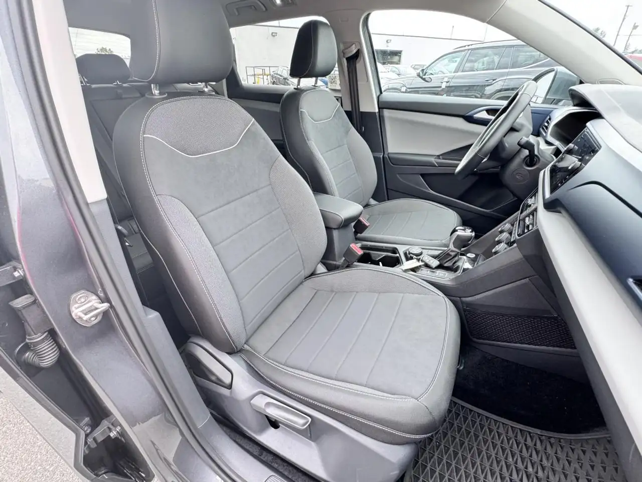 Volkswagen Taos снимка Volkswagen Taos