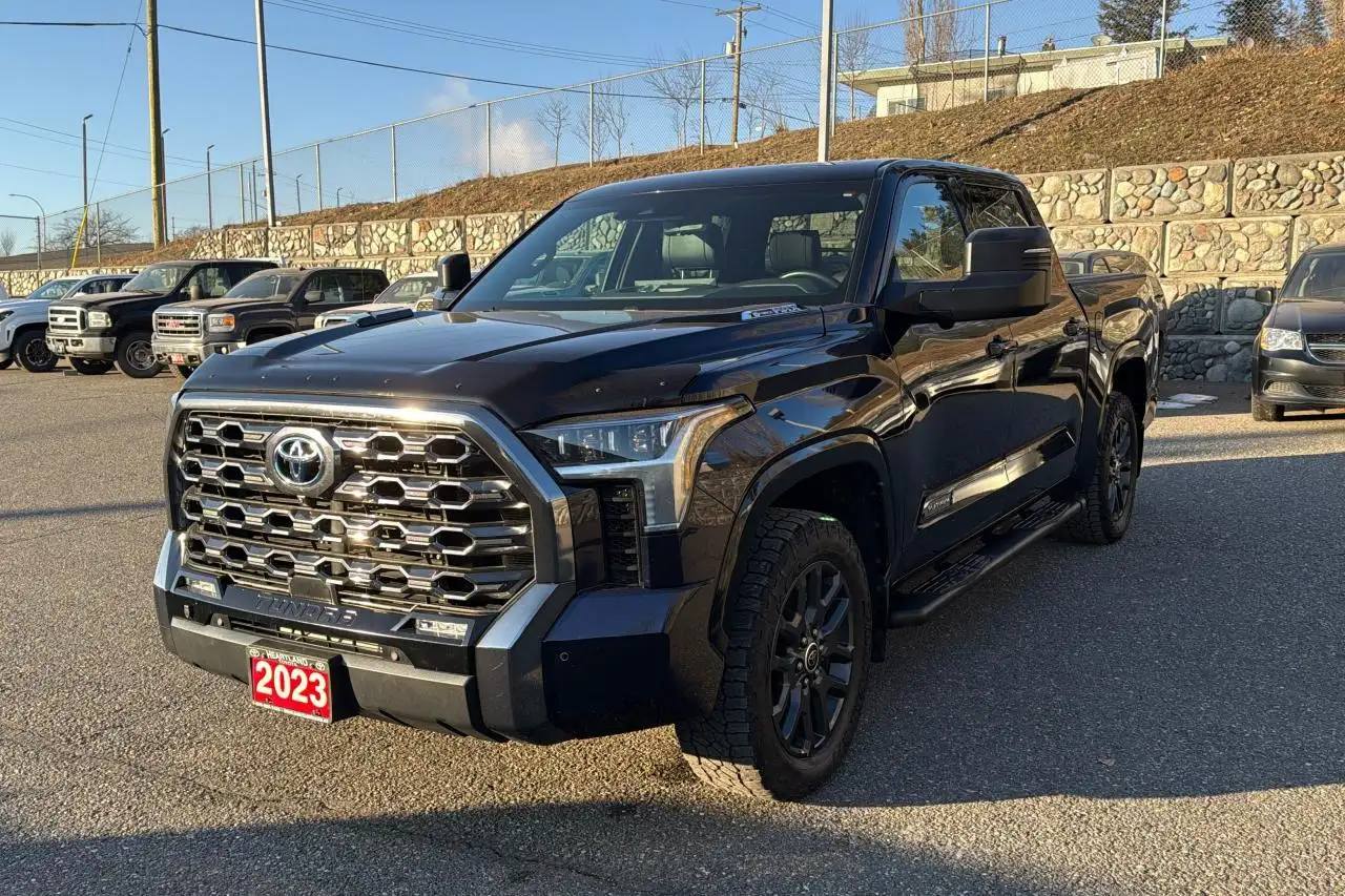 Toyota Tundra снимка Toyota Tundra