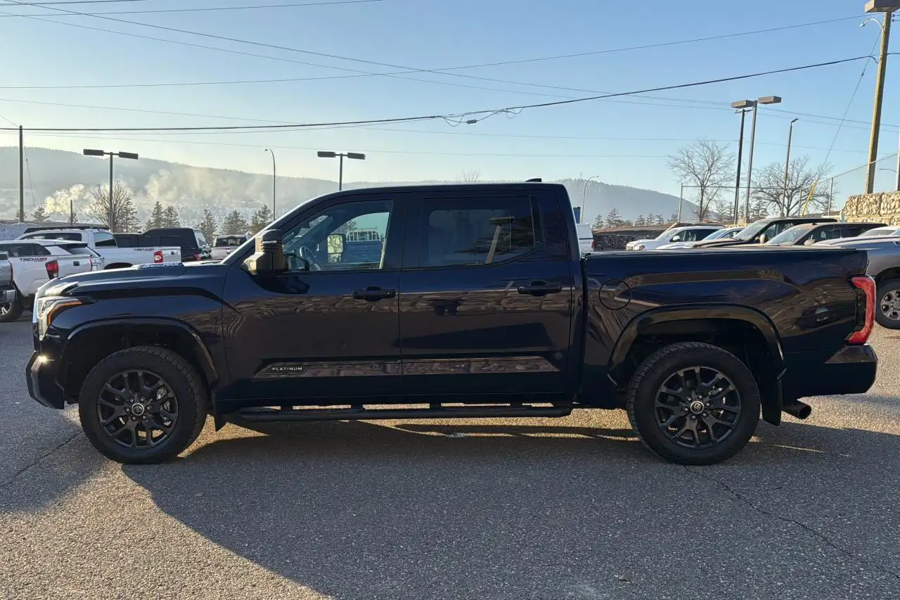 Toyota Tundra снимка Toyota Tundra