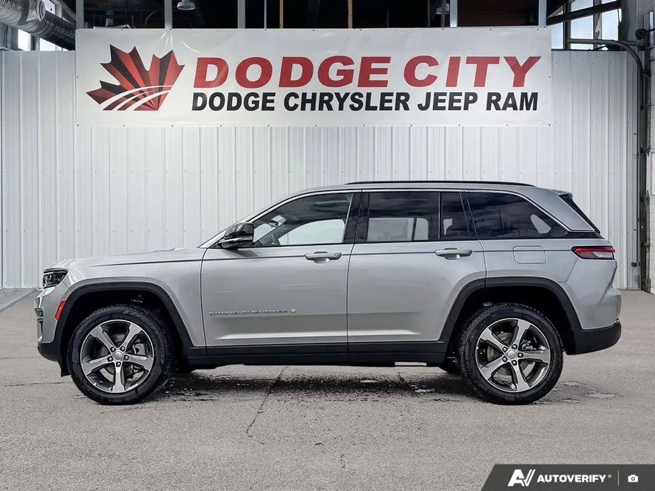 Jeep Grand Cherokee photo Jeep Grand Cherokee