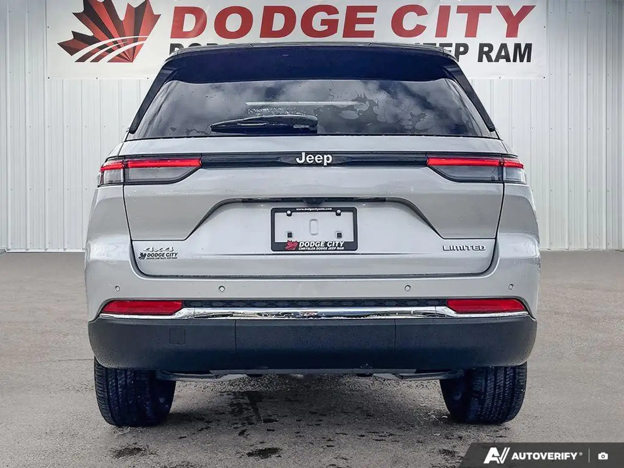 Jeep Grand Cherokee photo Jeep Grand Cherokee