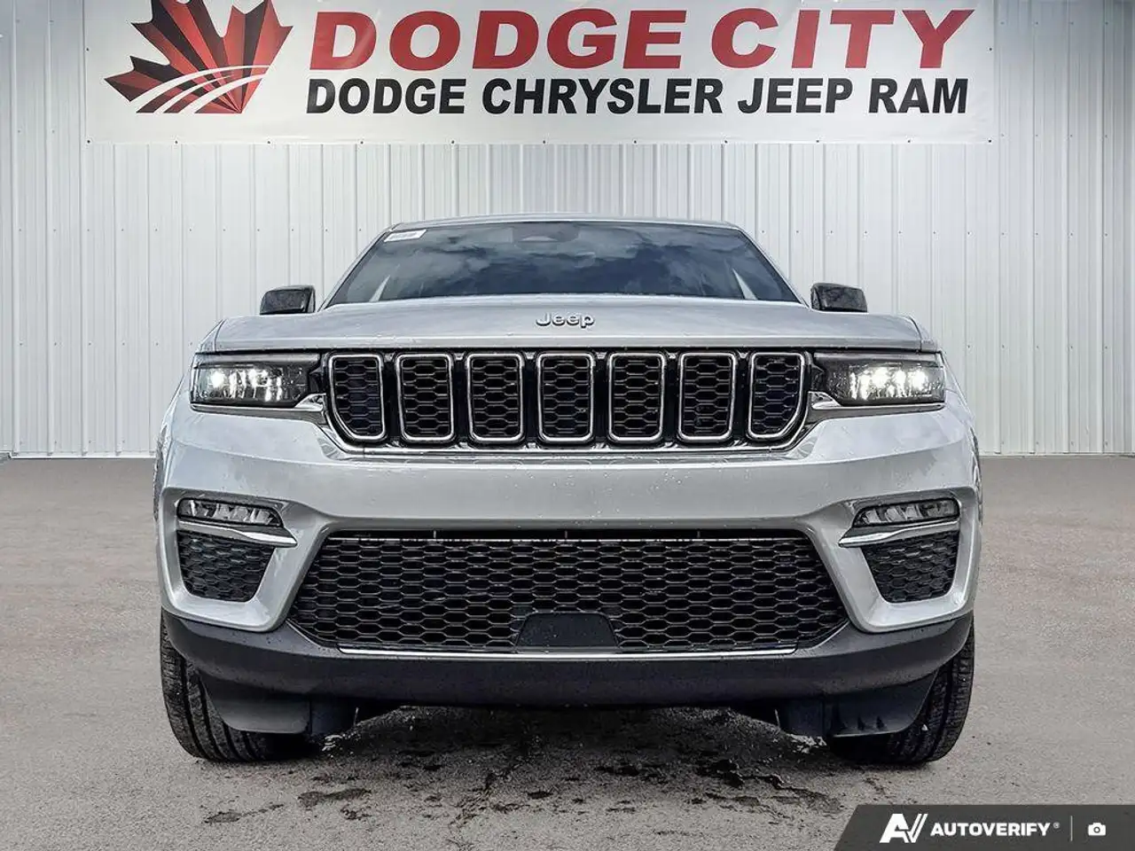Jeep Grand Cherokee photo Jeep Grand Cherokee