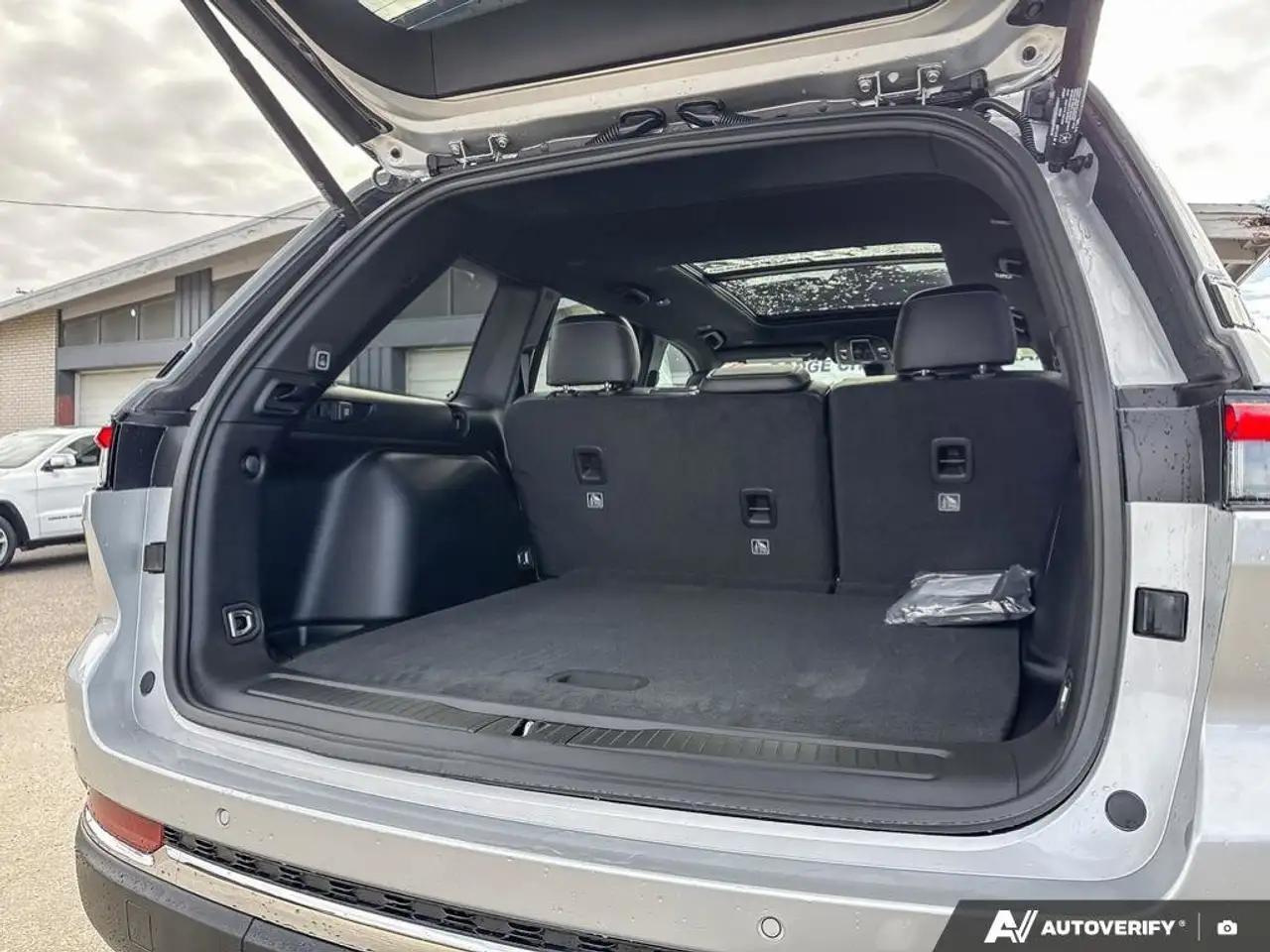 Jeep Grand Cherokee photo Jeep Grand Cherokee