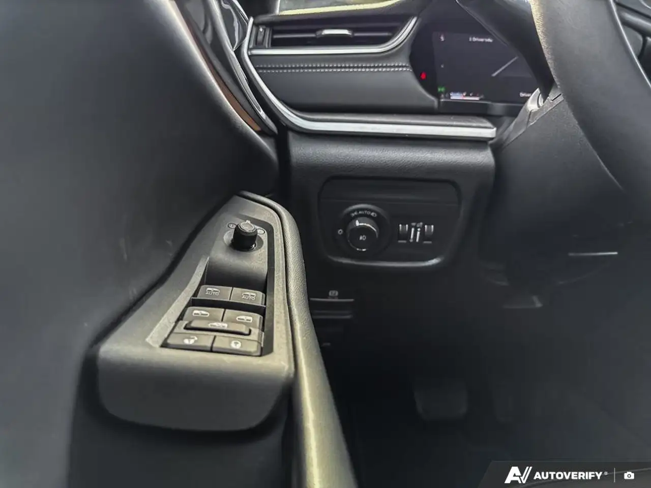 Jeep Grand Cherokee photo Jeep Grand Cherokee