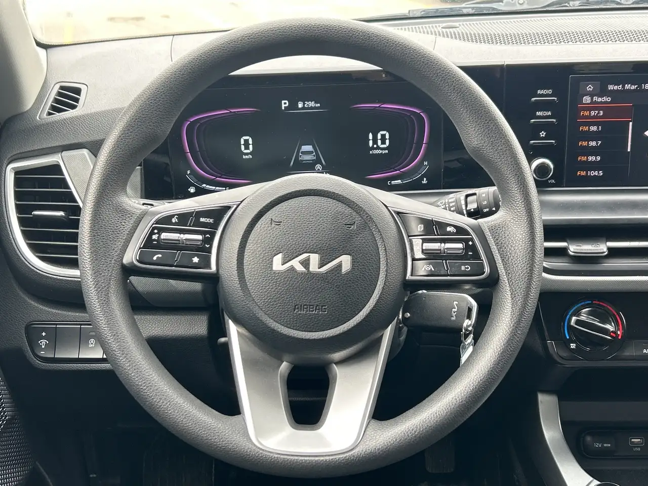 Kia Seltos снимка Kia Seltos