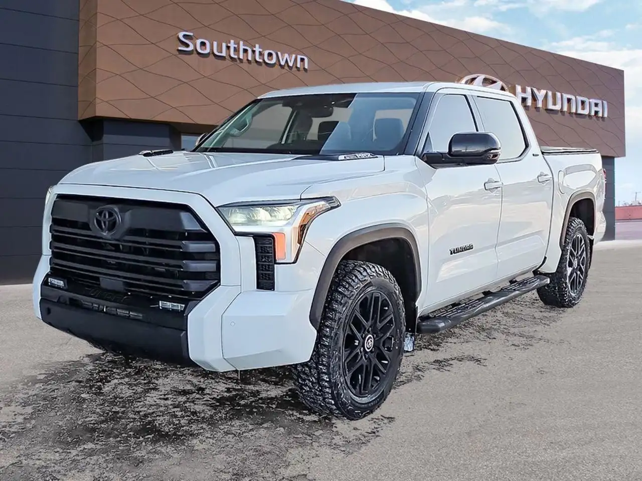 Toyota Tundra снимка Toyota Tundra