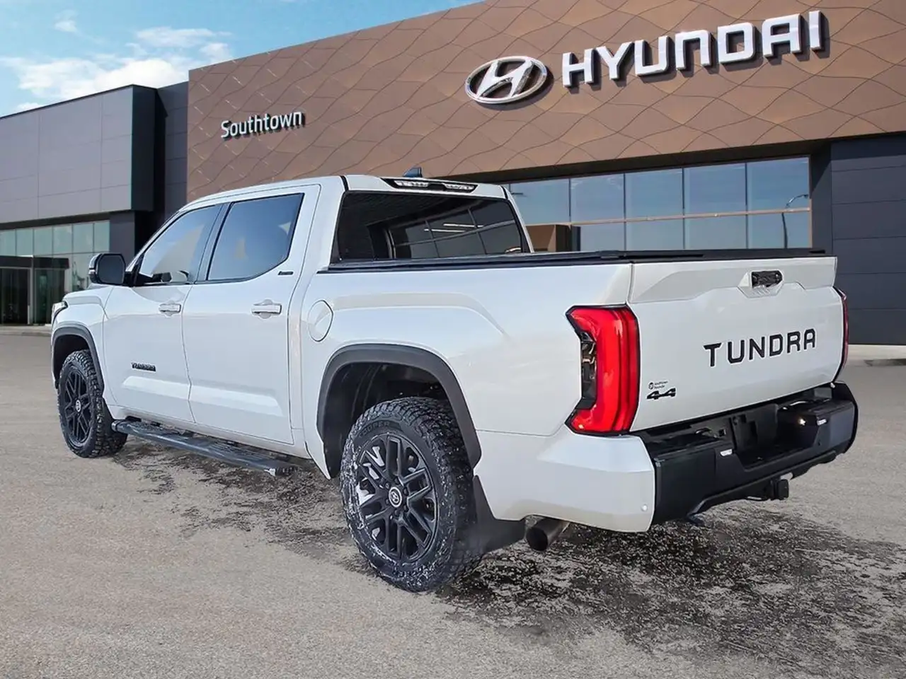 Toyota Tundra снимка Toyota Tundra