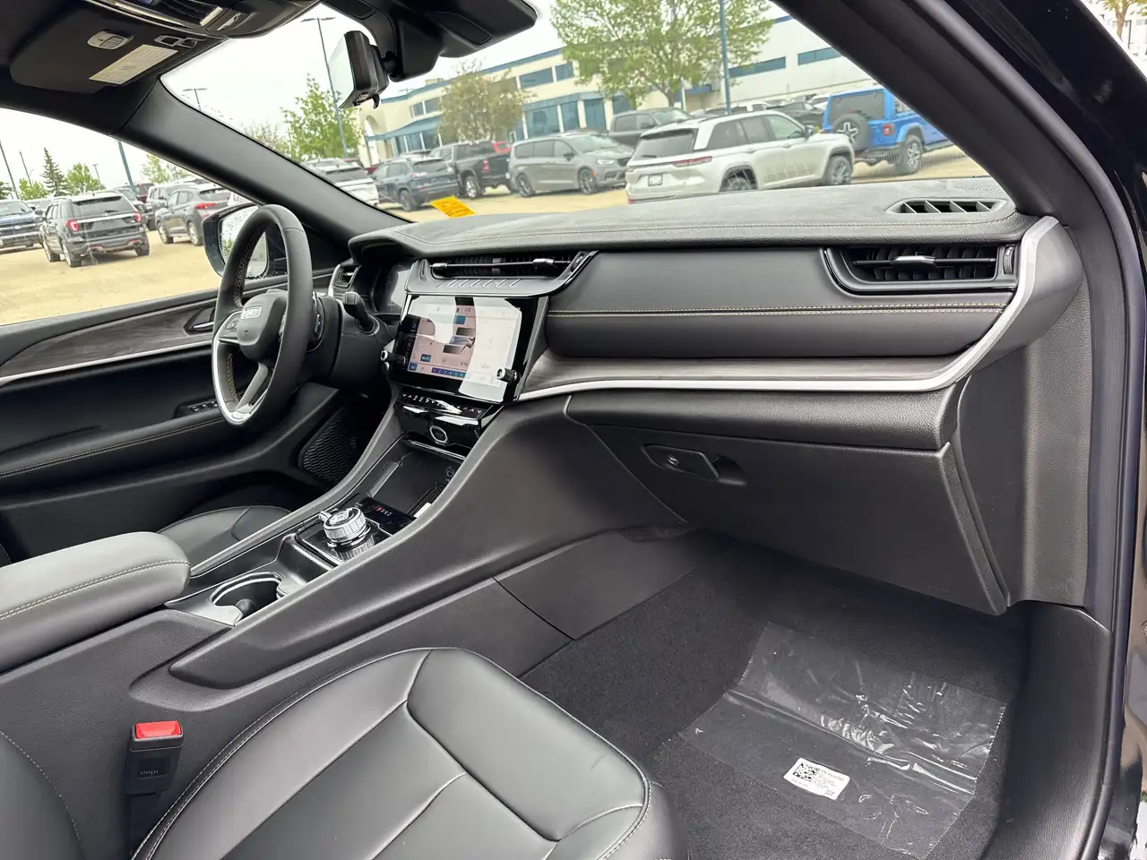 Jeep Grand Cherokee снимка Jeep Grand Cherokee