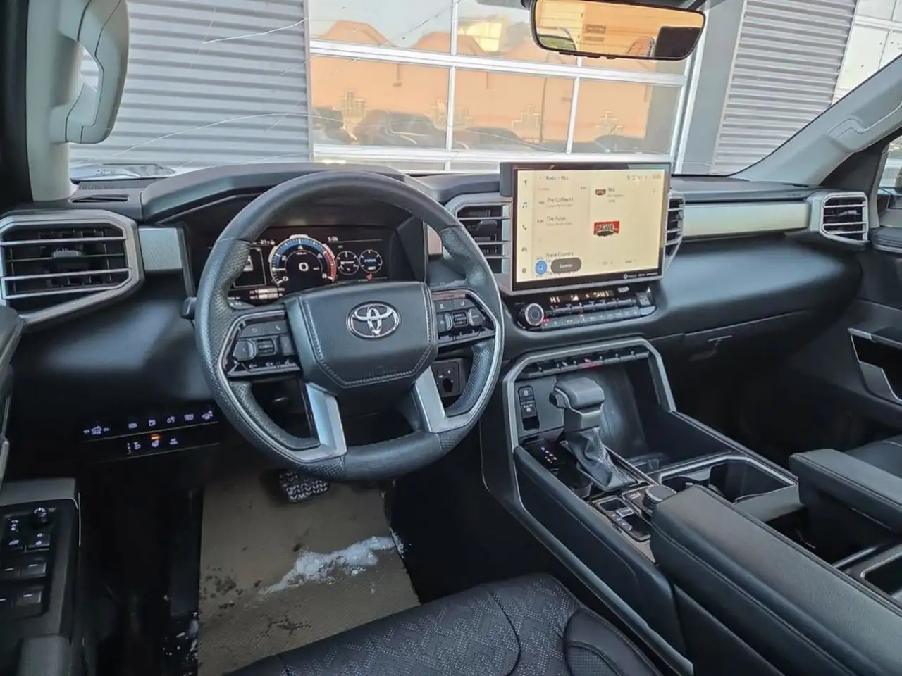 Toyota Tundra снимка Toyota Tundra