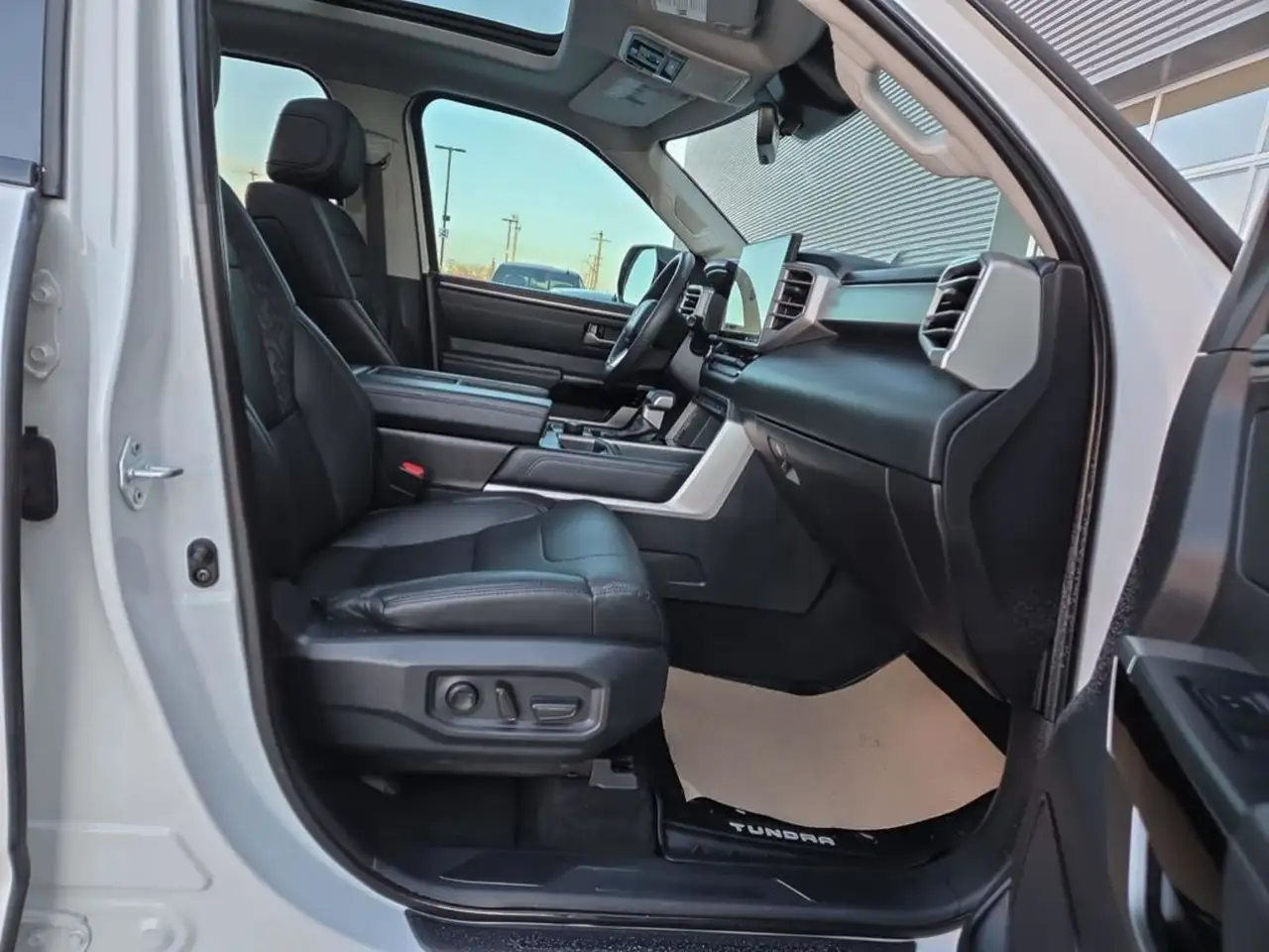 Toyota Tundra снимка Toyota Tundra