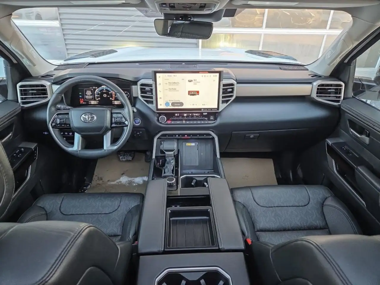 Toyota Tundra снимка Toyota Tundra