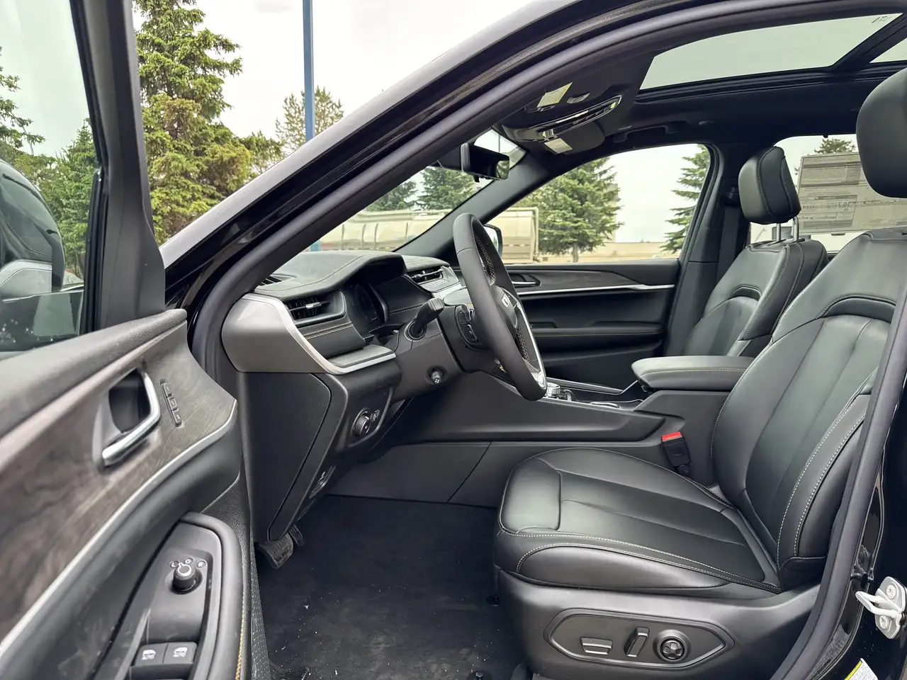 Jeep Grand Cherokee снимка Jeep Grand Cherokee