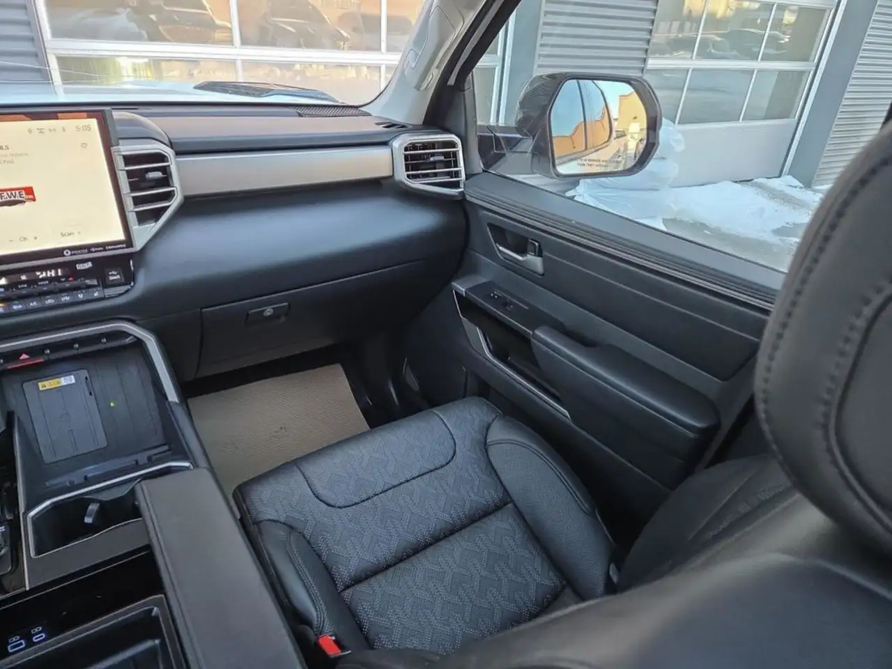 Toyota Tundra снимка Toyota Tundra