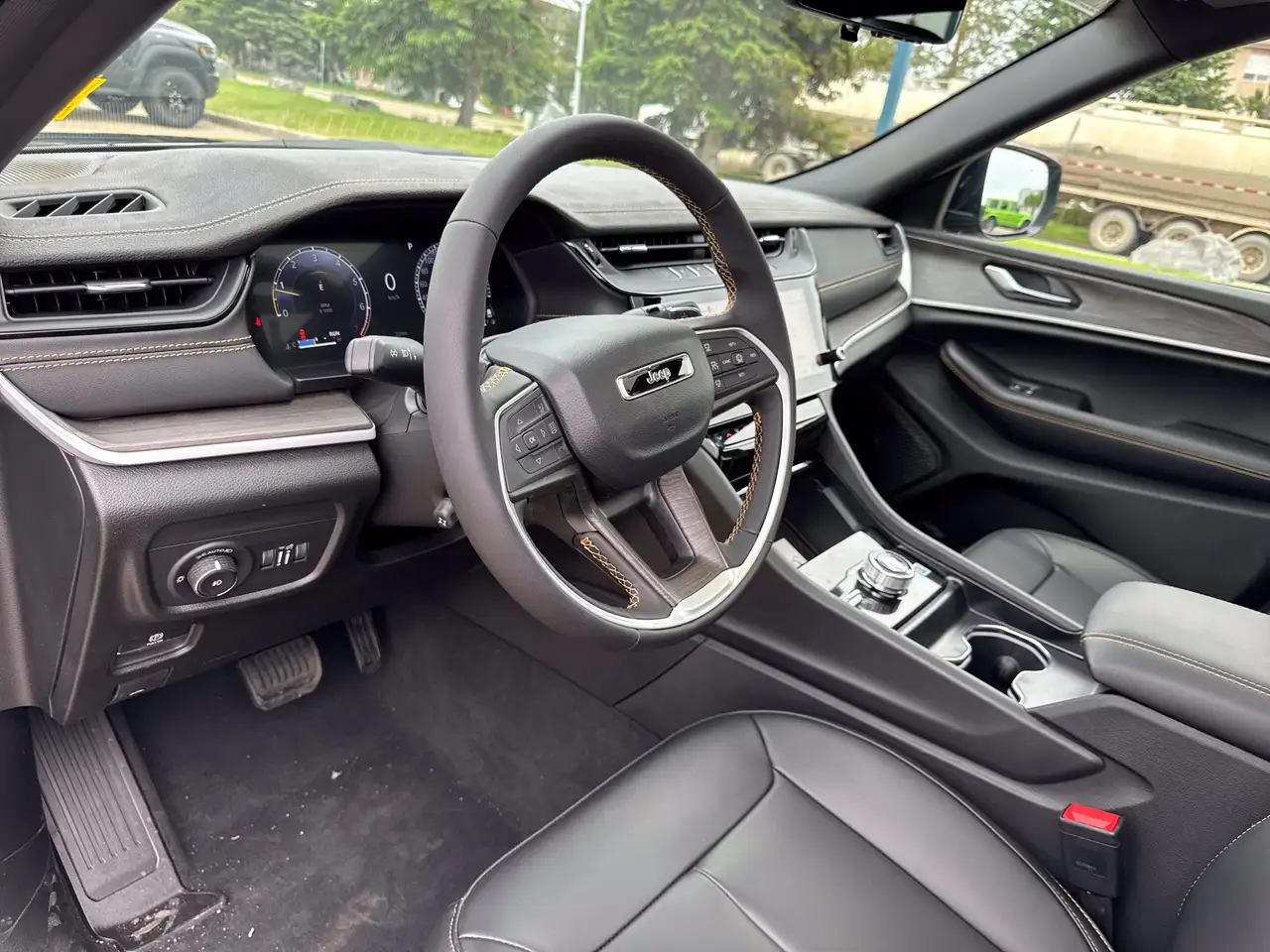 Jeep Grand Cherokee снимка Jeep Grand Cherokee