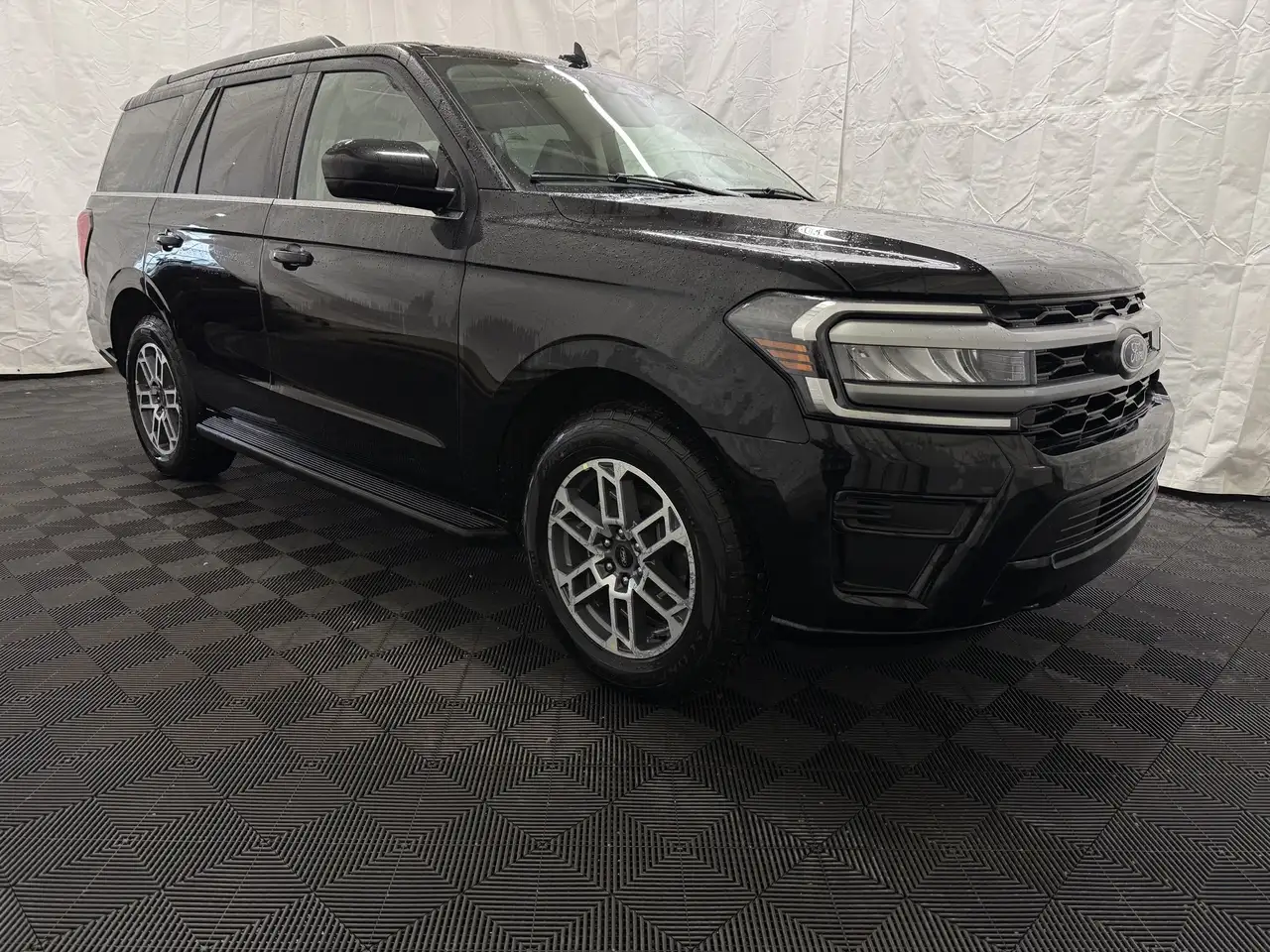 Ford Expedition снимка Ford Expedition