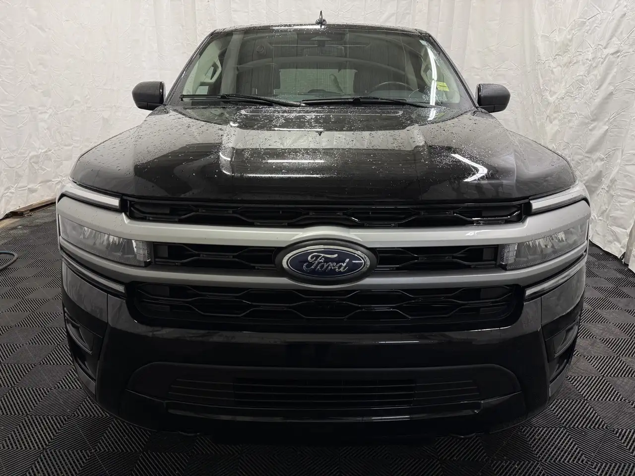 Ford Expedition снимка Ford Expedition