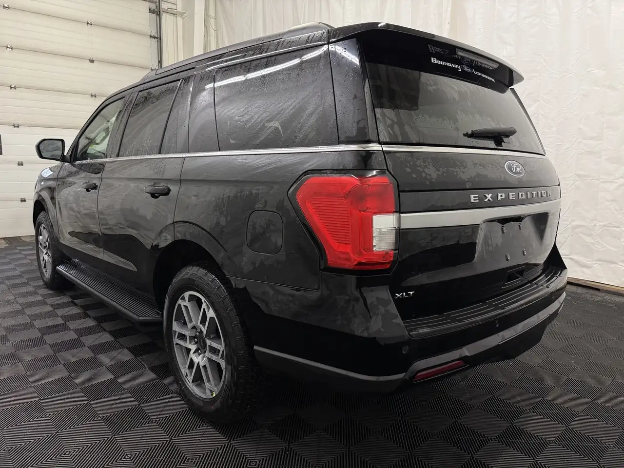 Ford Expedition снимка Ford Expedition
