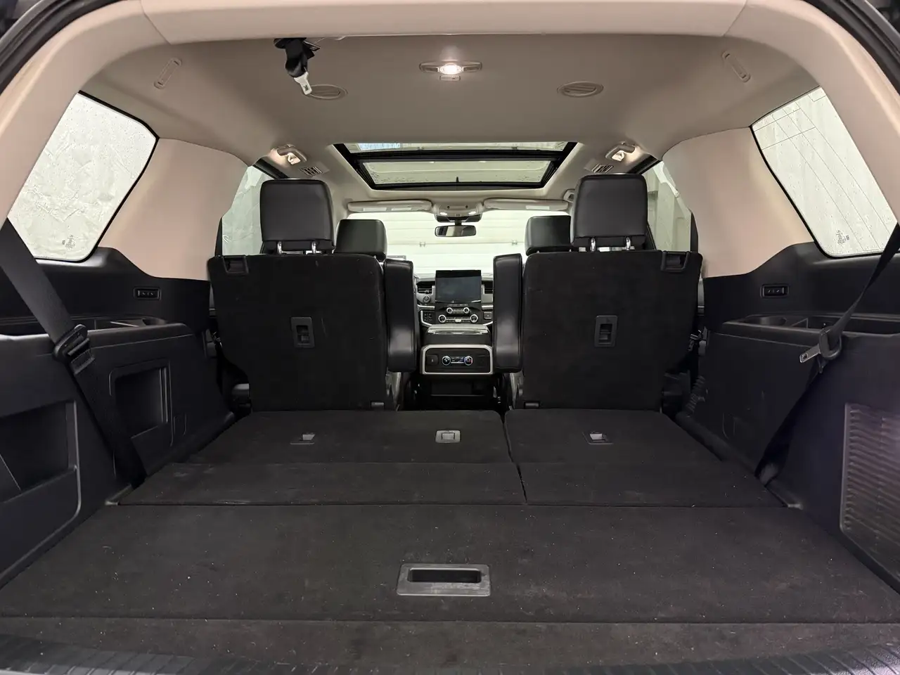 Ford Expedition снимка Ford Expedition