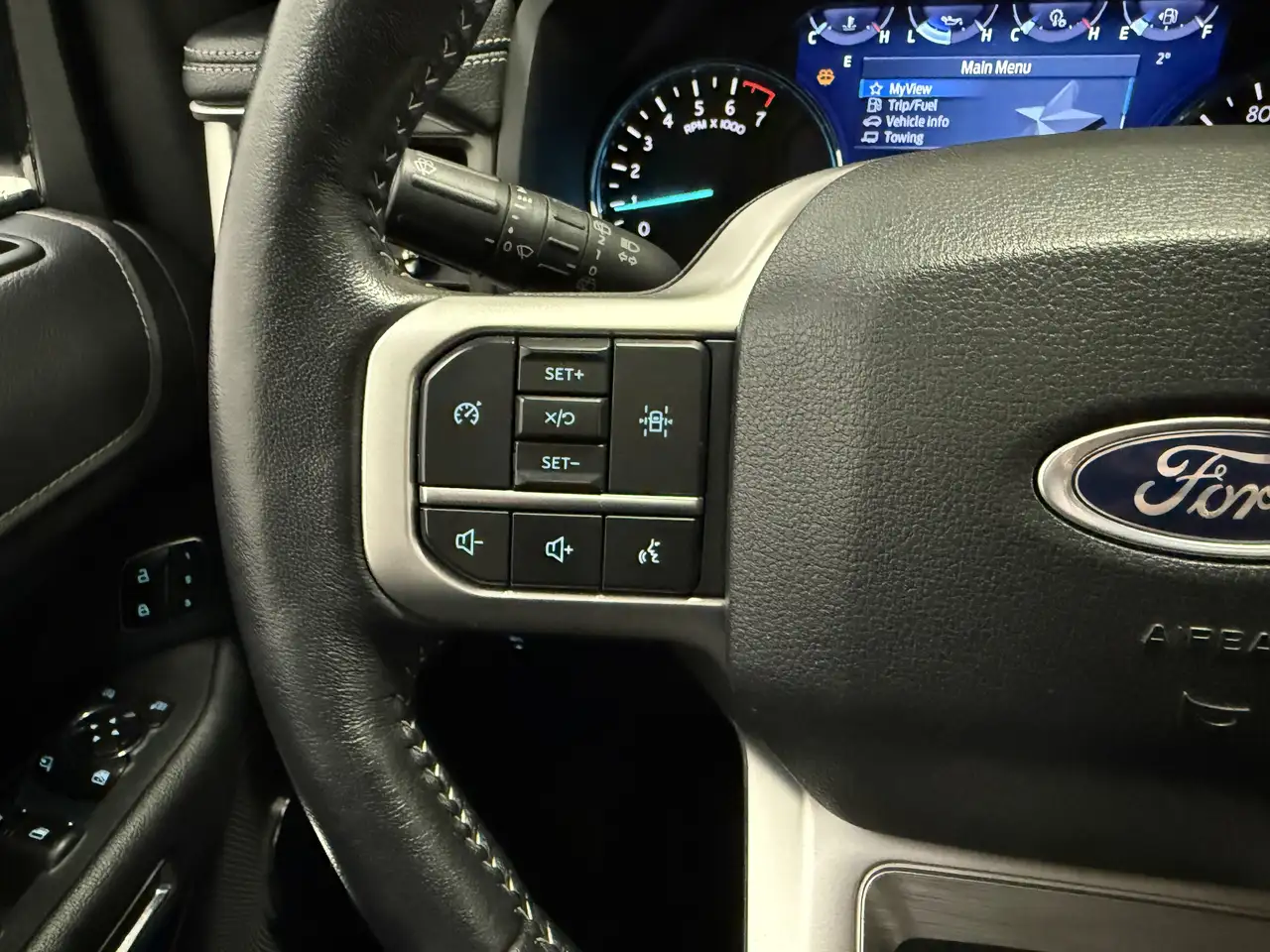 Ford Expedition снимка Ford Expedition