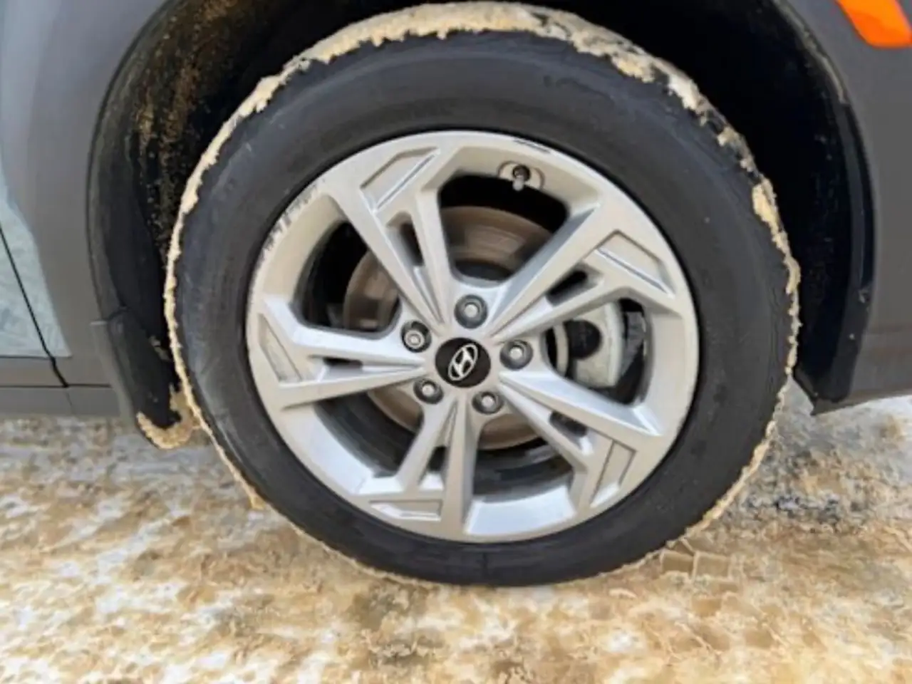 Hyundai KONA снимка Hyundai KONA