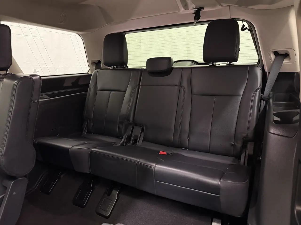 Ford Expedition снимка Ford Expedition