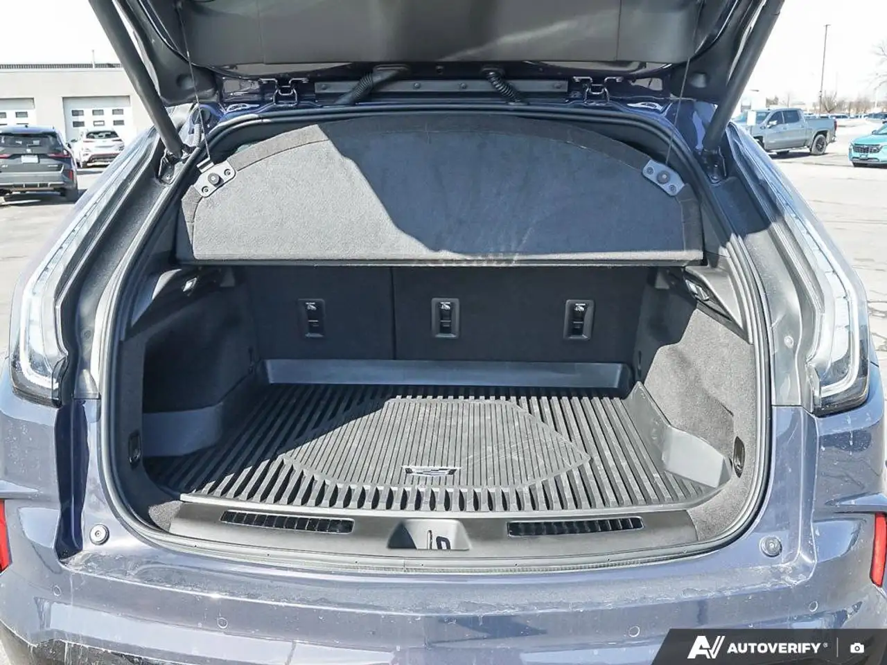Cadillac XT4 снимка Cadillac XT4