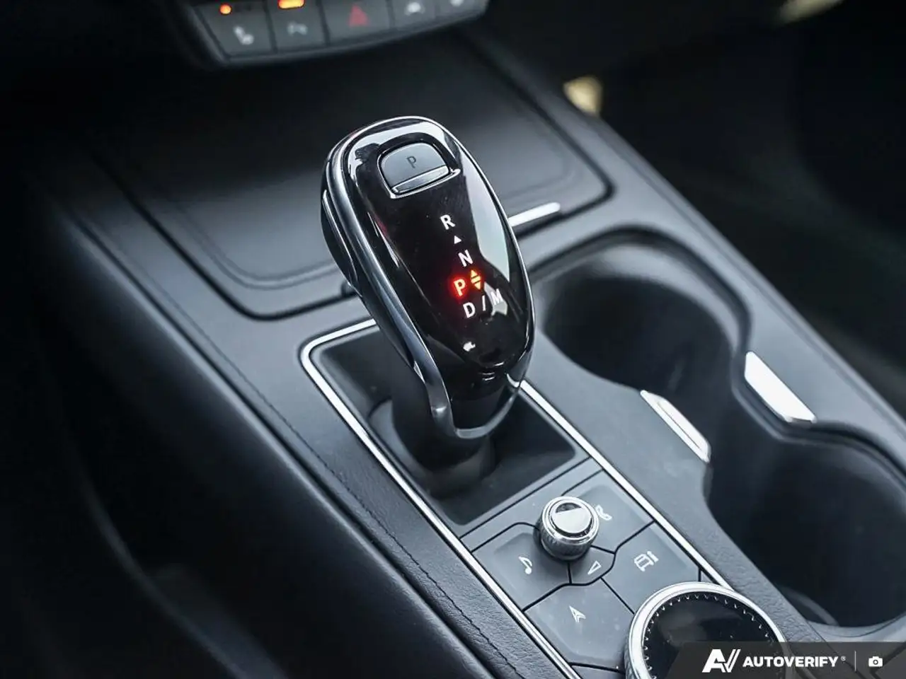 Cadillac XT4 снимка Cadillac XT4
