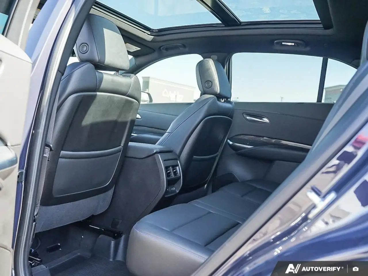 Cadillac XT4 снимка Cadillac XT4
