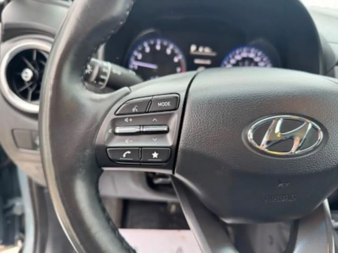 Hyundai KONA снимка Hyundai KONA