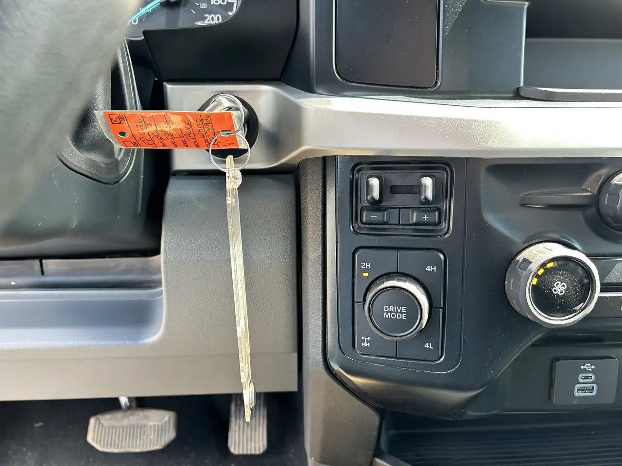 Ford F 350 снимка Ford F 350
