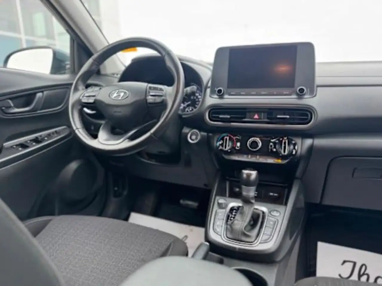 Hyundai KONA снимка Hyundai KONA