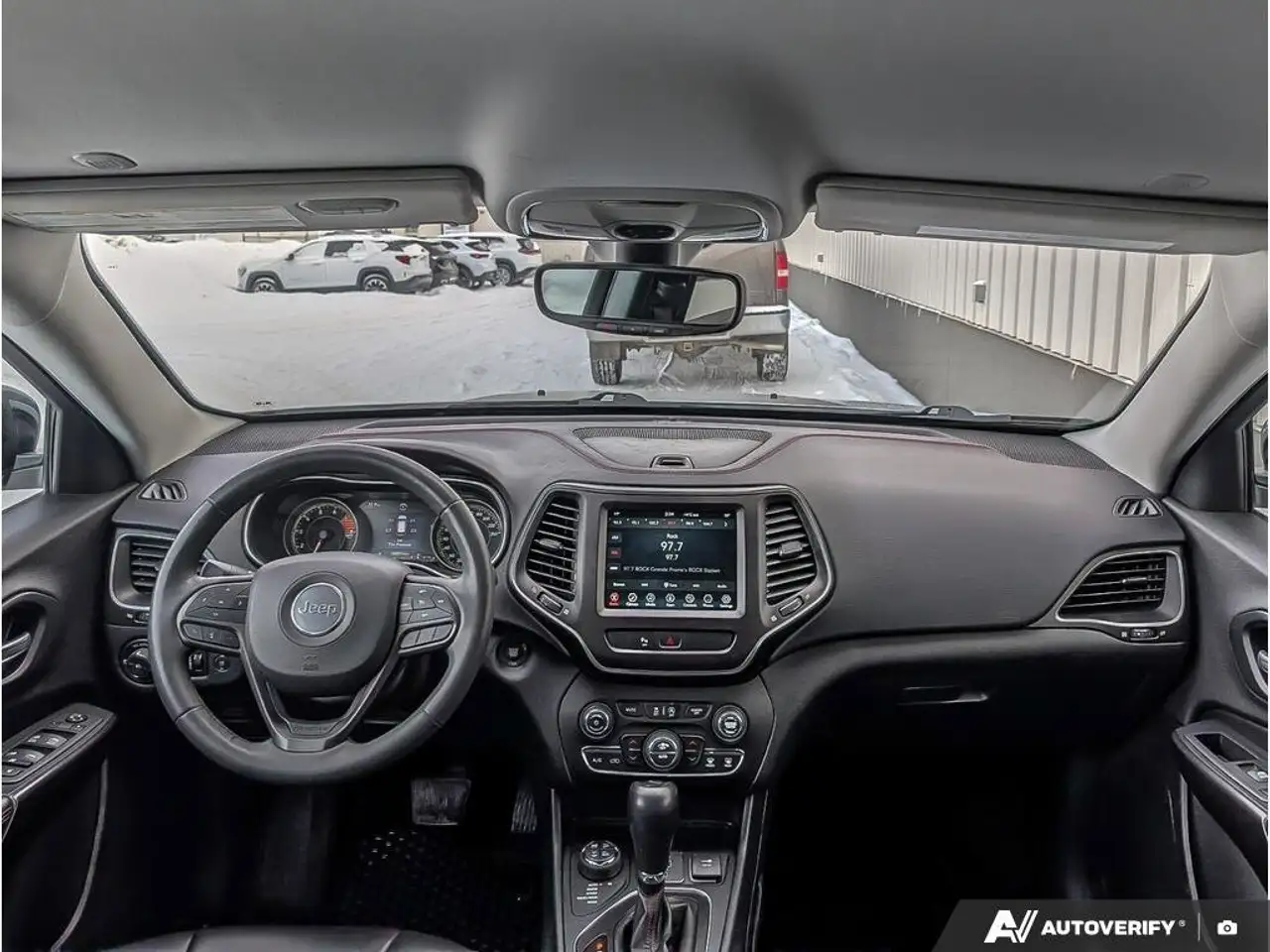 Jeep Cherokee снимка Jeep Cherokee