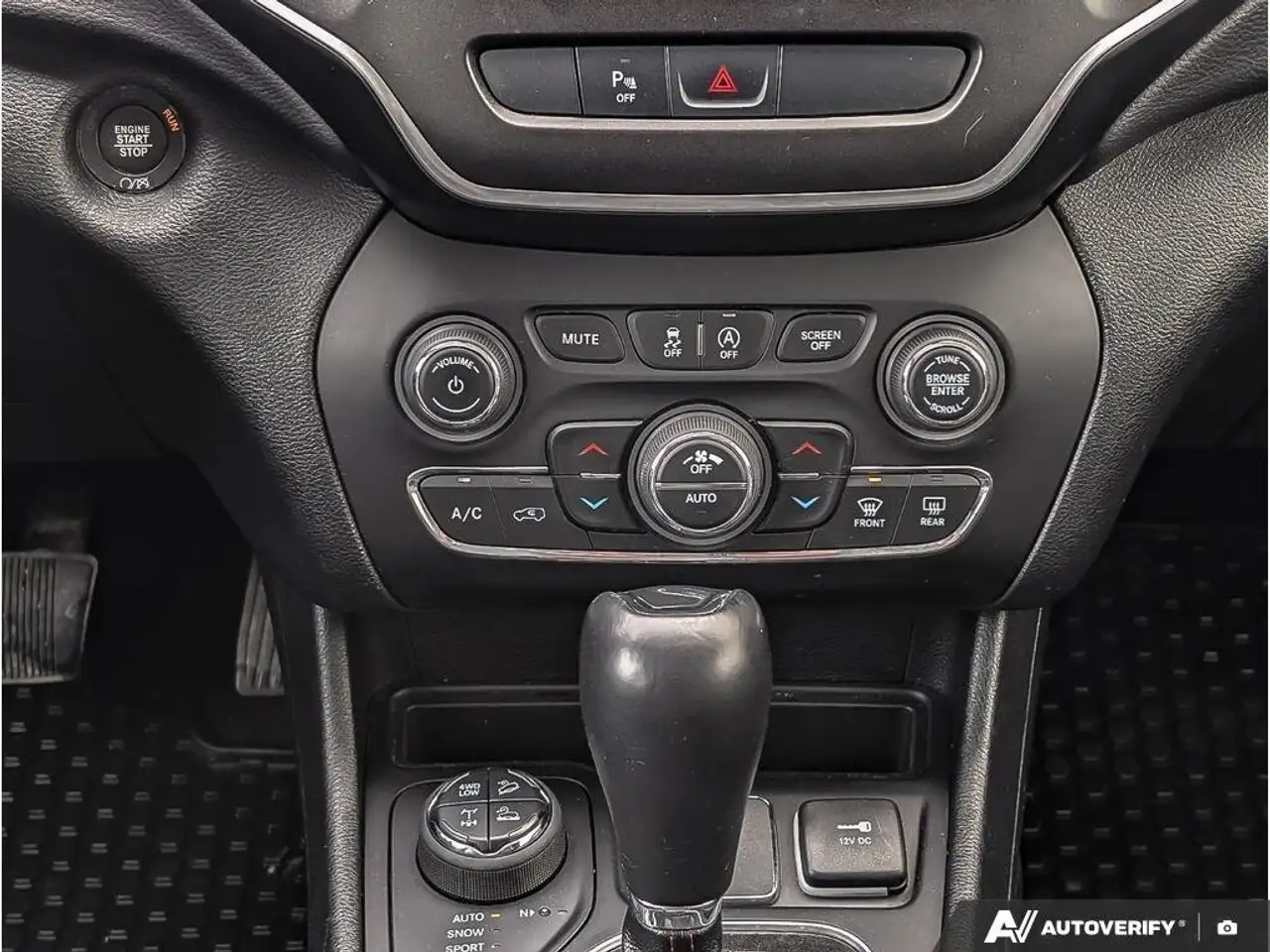 Jeep Cherokee снимка Jeep Cherokee