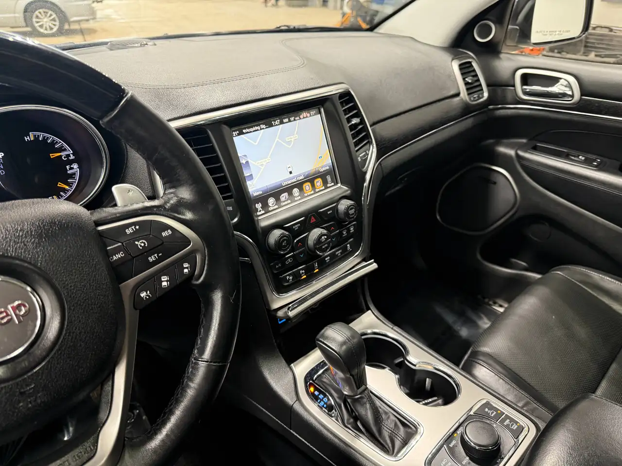 Jeep Grand Cherokee снимка Jeep Grand Cherokee
