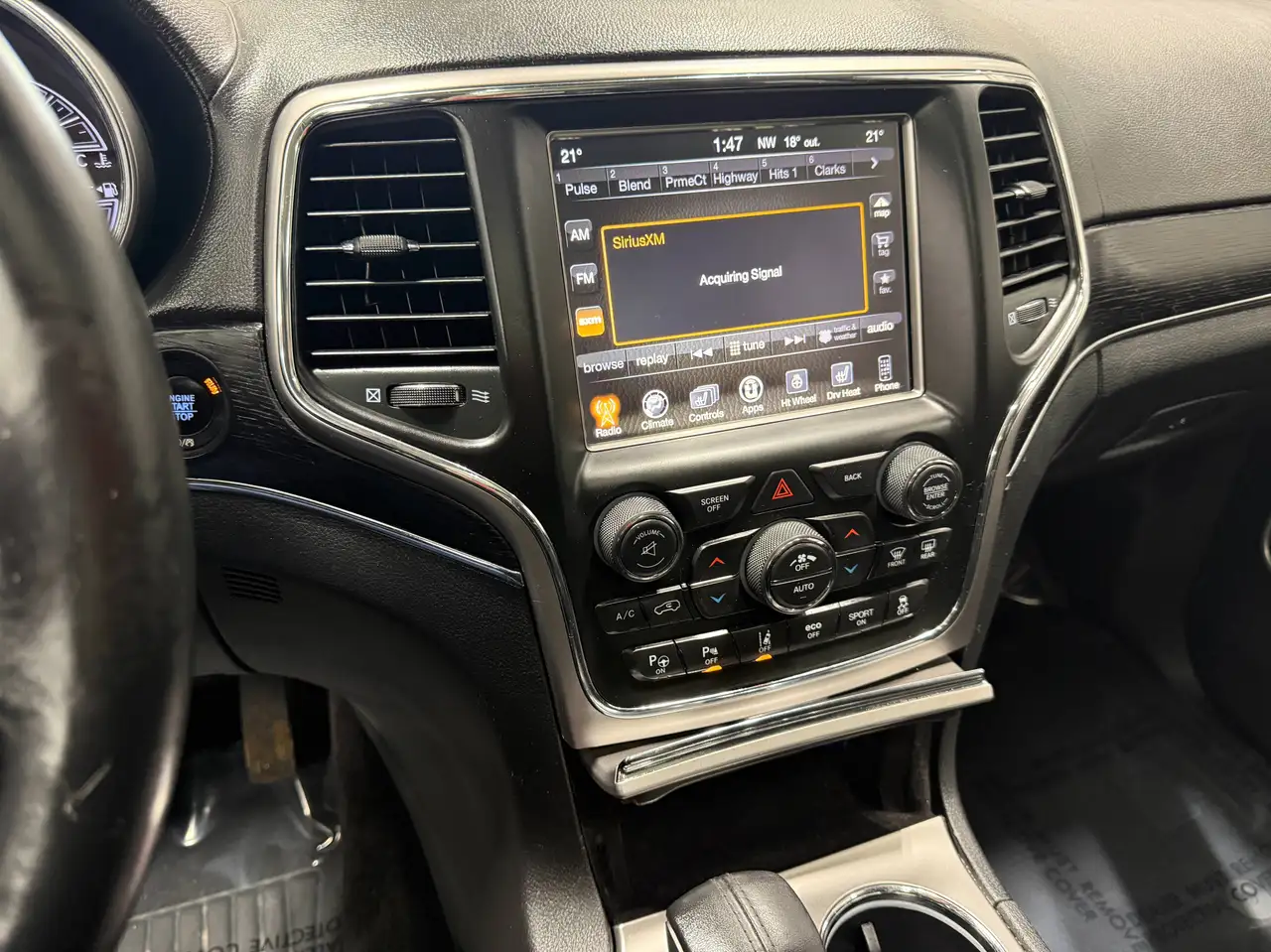 Jeep Grand Cherokee снимка Jeep Grand Cherokee