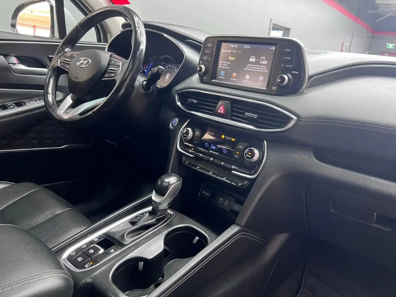 Hyundai SANTA FE снимка Hyundai SANTA FE