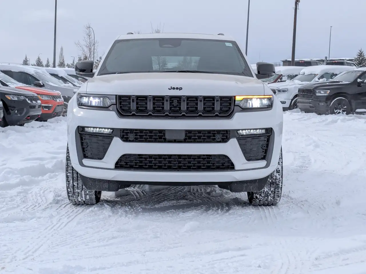 Jeep Grand Cherokee снимка Jeep Grand Cherokee