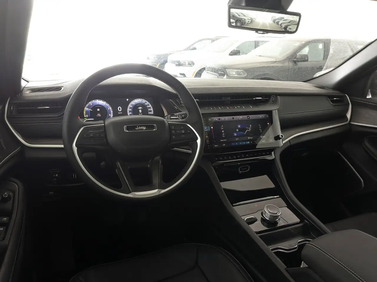 Jeep Grand Cherokee снимка Jeep Grand Cherokee
