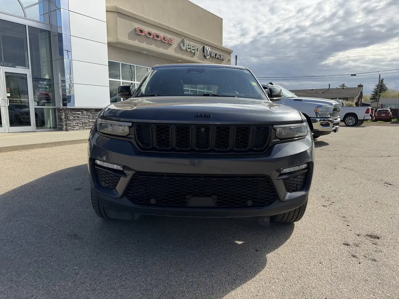Jeep Grand Cherokee снимка Jeep Grand Cherokee