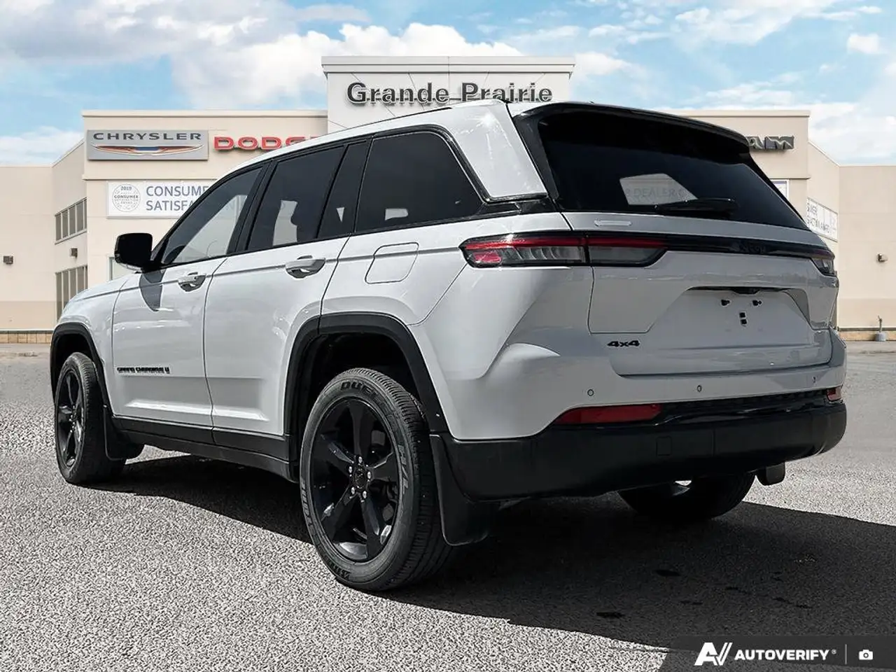 Jeep Grand Cherokee photo Jeep Grand Cherokee