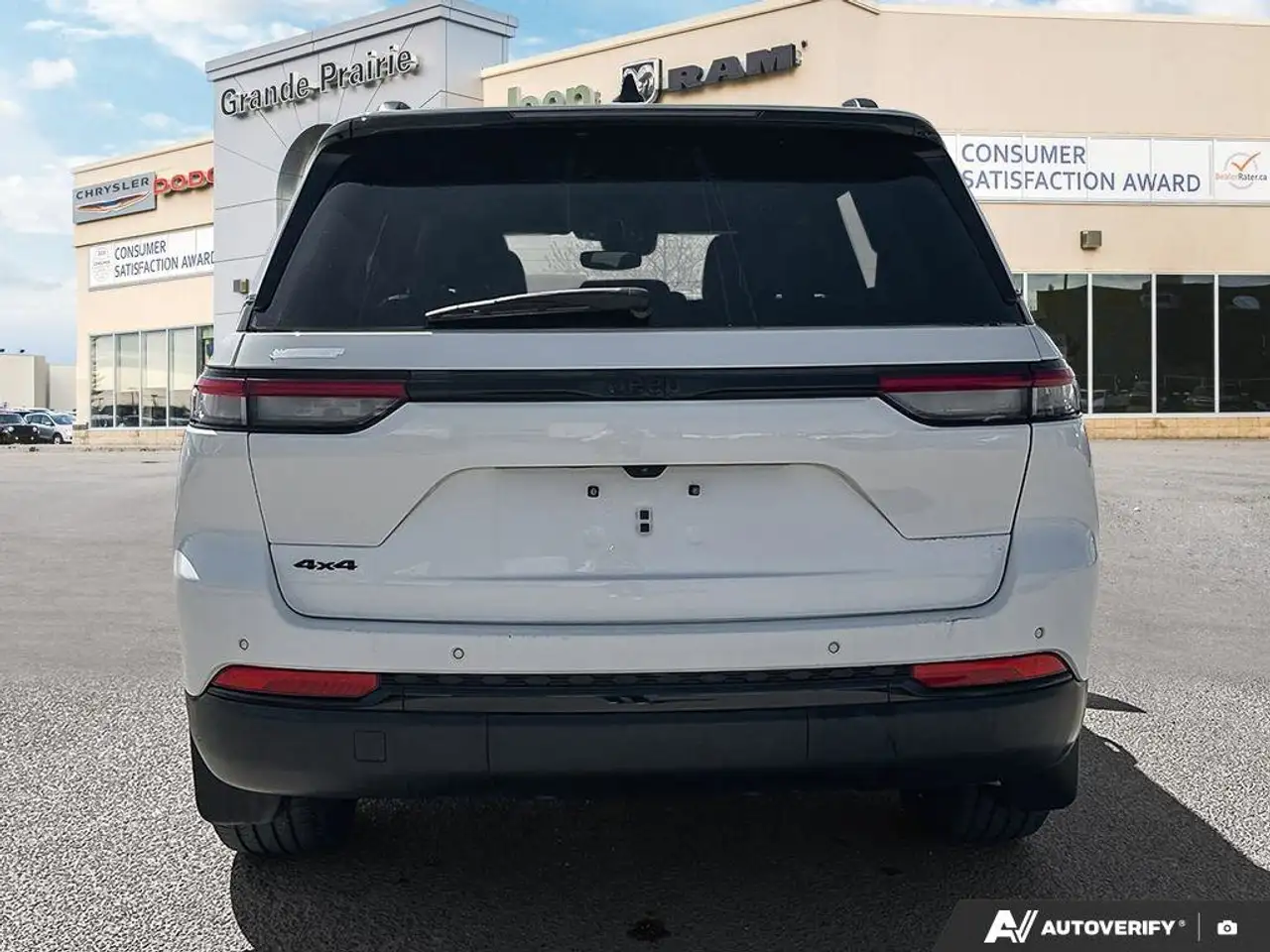 Jeep Grand Cherokee photo Jeep Grand Cherokee
