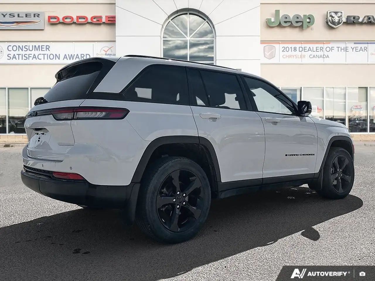 Jeep Grand Cherokee photo Jeep Grand Cherokee