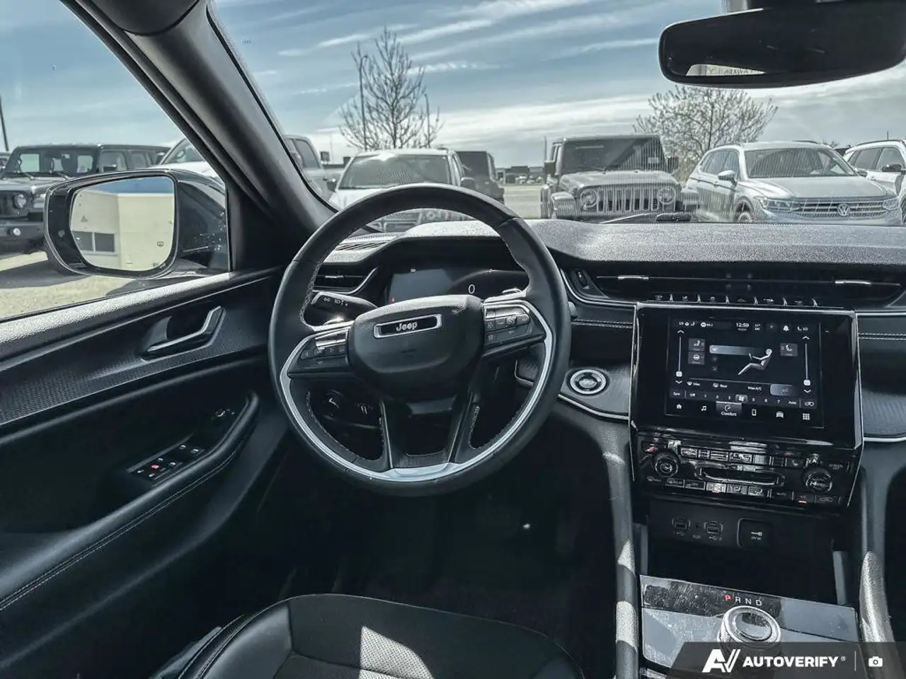 Jeep Grand Cherokee photo Jeep Grand Cherokee