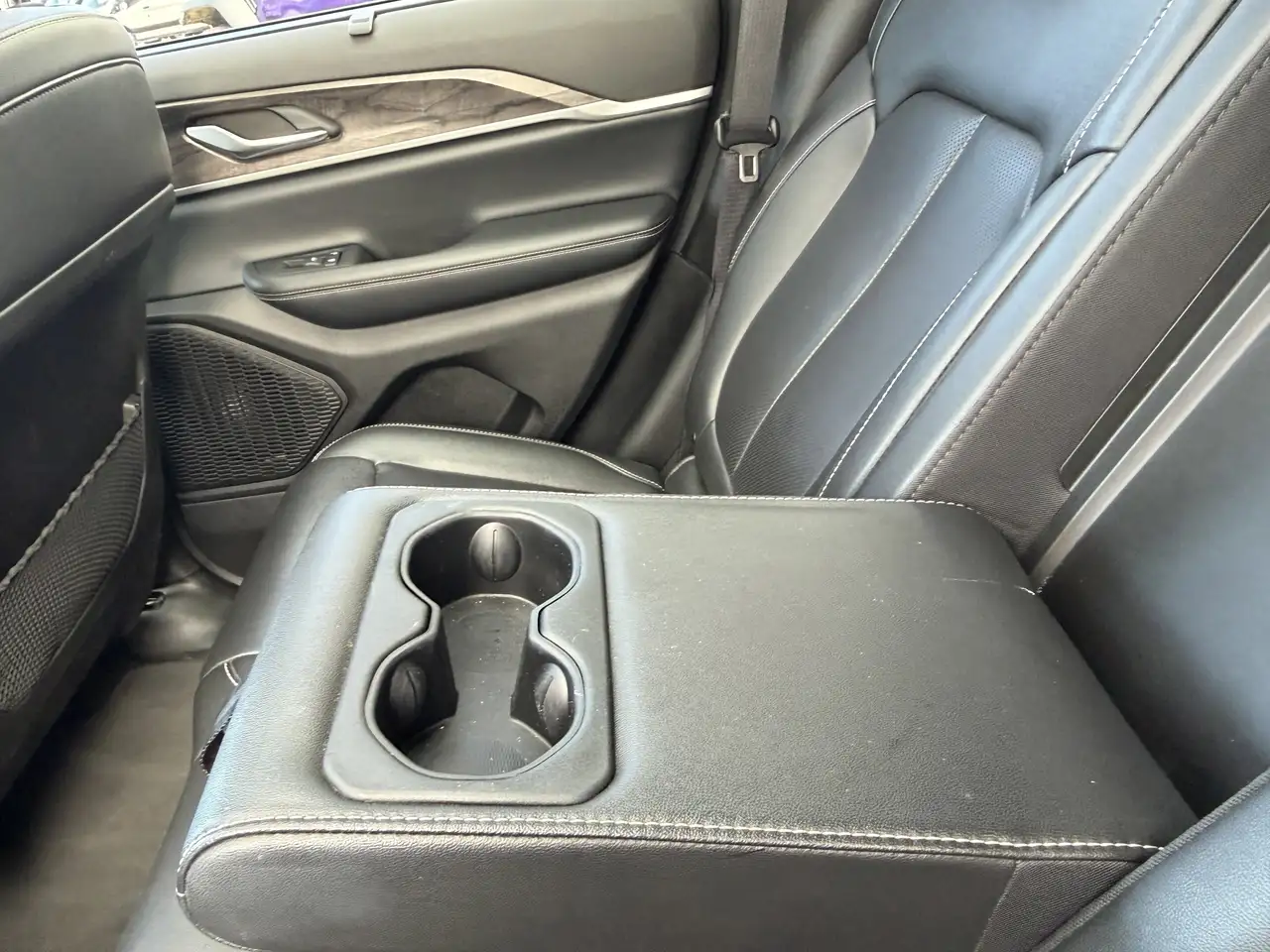 Jeep Grand Cherokee снимка Jeep Grand Cherokee