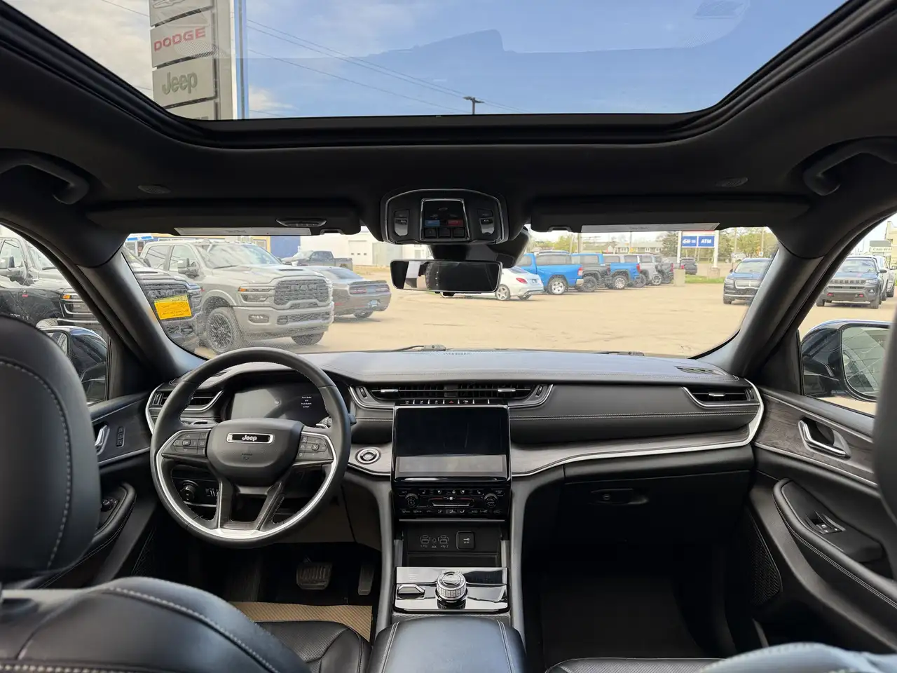 Jeep Grand Cherokee снимка Jeep Grand Cherokee