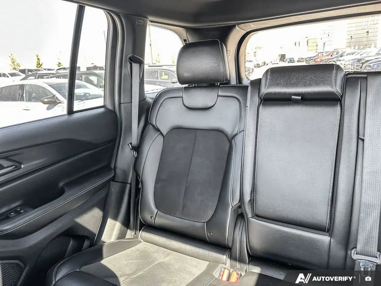 Jeep Grand Cherokee photo Jeep Grand Cherokee