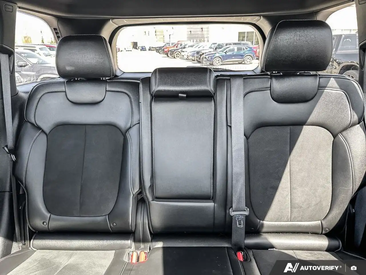 Jeep Grand Cherokee photo Jeep Grand Cherokee