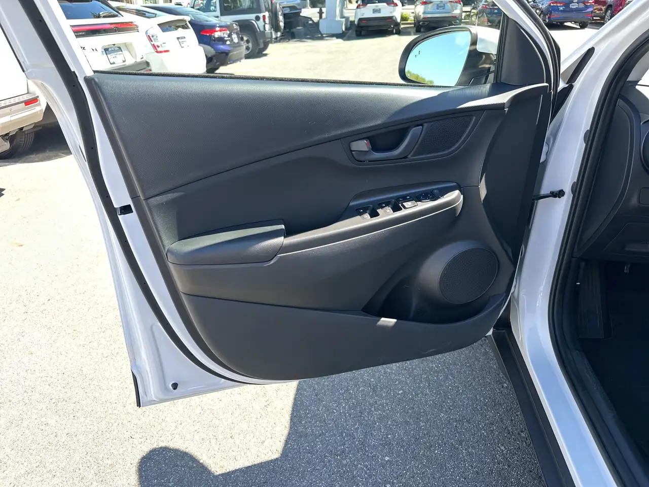 Hyundai KONA photo Hyundai KONA