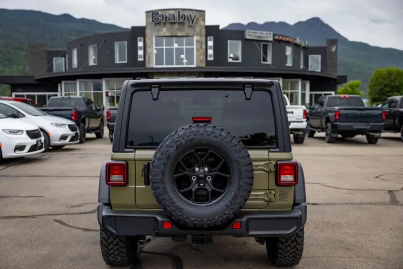 Jeep Wrangler снимка Jeep Wrangler
